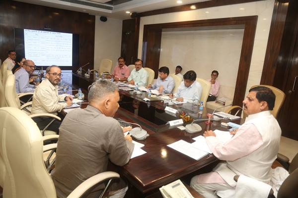 मुख्यमंत्री ने की आयुष विभाग की समीक्षा