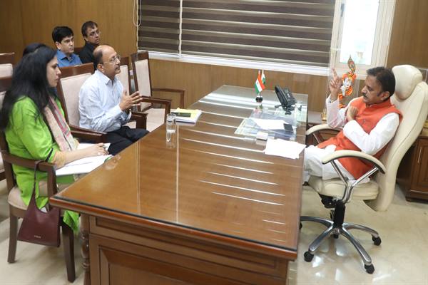 लोक स्वास्थ्य एवं चिकित्सा शिक्षा विभाग में विभिन्न पदों की भर्ती कार्यवाही की समीक्षा की