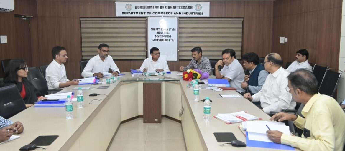 प्रदेश में नवीन औद्योगिक क्षेत्र स्थापित करने पर जोर : उद्योग मंत्री श्री देवांगन