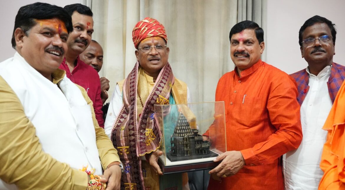 मुख्यमंत्री श्री साय ने मध्यप्रदेश के मुख्यमंत्री डॉ. यादव को दी रक्षाबंधन और सावन सोमवार की बधाई