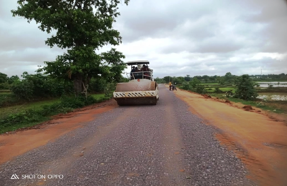 अब पक्की सड़क पर फर्राटे भरेंगे कमार जनजाति के लोग