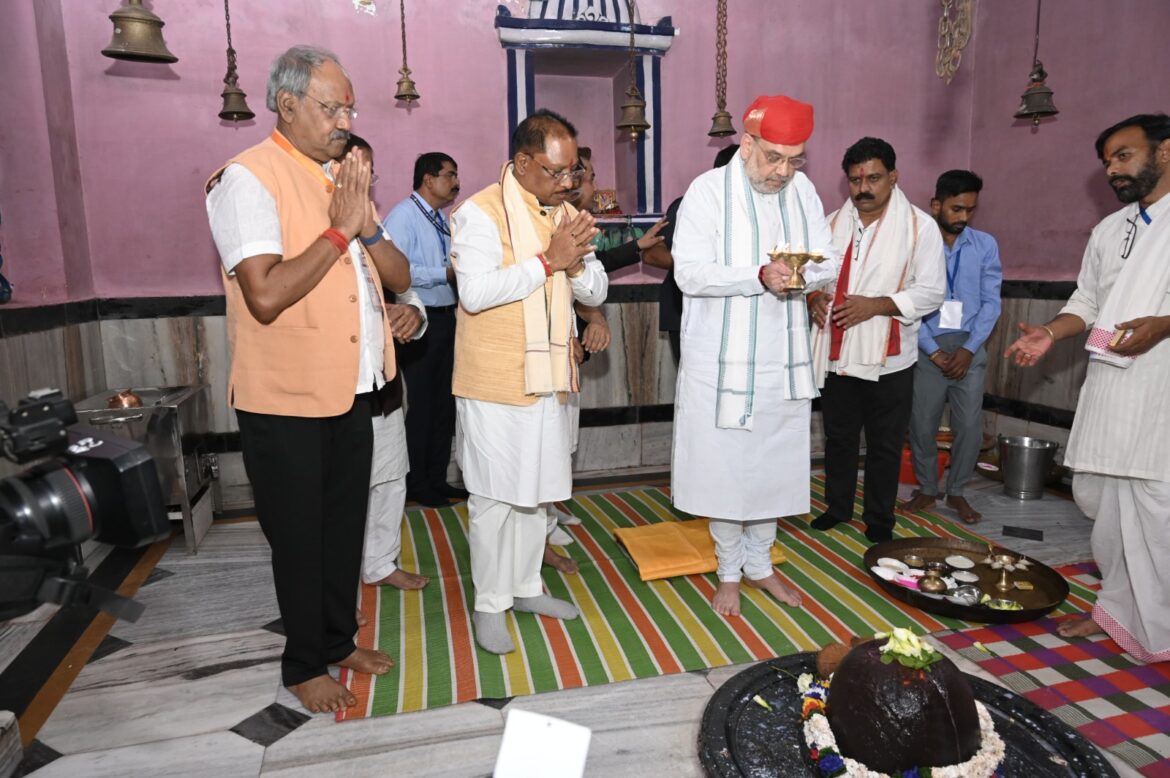 गृह मंत्री श्री अमित शाह ने महाप्रभु वल्लभाचार्य जी के मुख्य प्राकट्य बैठक स्थल और चम्पेश्वर महादेव की पूजा-अर्चना की
