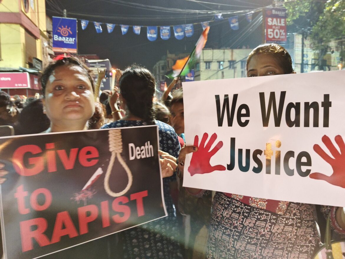 कोलकाता में महिला डॉक्टर रेप-हत्या मामले का विरोध तेज
