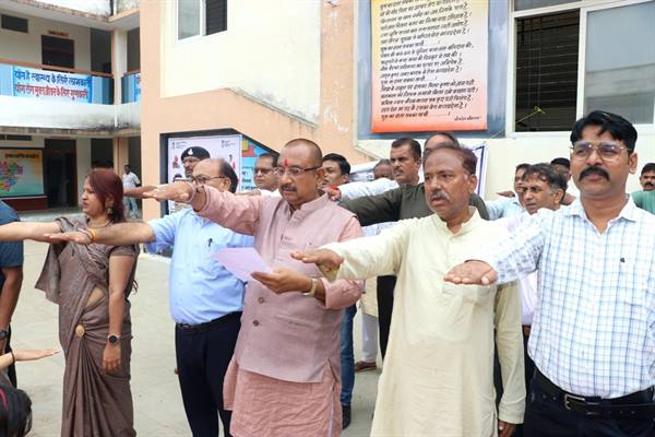 जनजातीय कार्य मंत्री डॉ. शाह ने खालवा में ली हरसूद विस क्षेत्र के अधिकारियों की बैठक