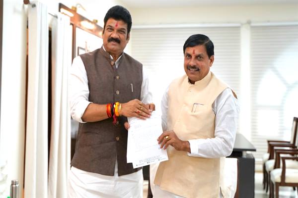 बुंदेलखण्ड मेडिकल कॉलेज सागर में खुलेगा कैंसर अस्पताल : मंत्री श्री राजपूत