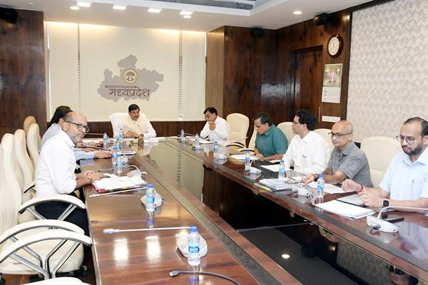 मुख्यमंत्री डॉ. यादव ने की वाणिज्यिक कर विभाग की समीक्षा