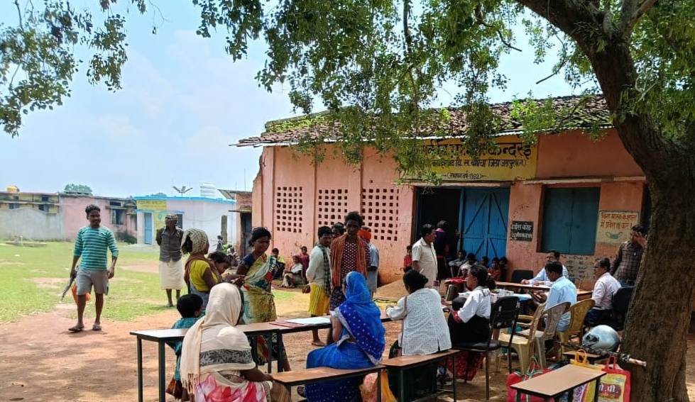 मुख्यमंत्री के सार्थक प्रयास से विशेष पिछड़ी जनजाति पहाड़ी कोरवा परिवारों का संवर रहा जीवन