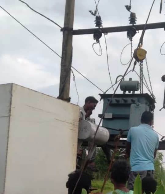 मुख्यमंत्री कैंप कार्यालय की पहल पर घूमरा पकरीटोली, तिलंगा के सलिहाटोला और बरहागुडा में लगाया गया ट्रांसफार्मर