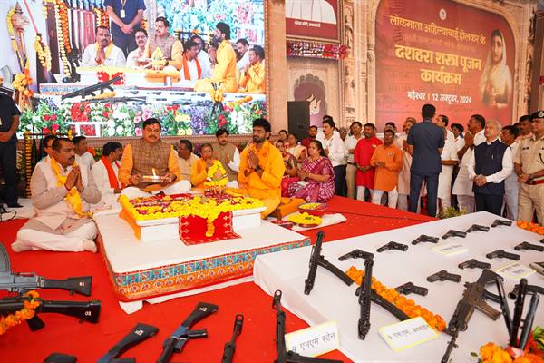 लोकमाता देवी अहिल्या बाई के शौर्य की प्रतीक तलवार का किया पूजन