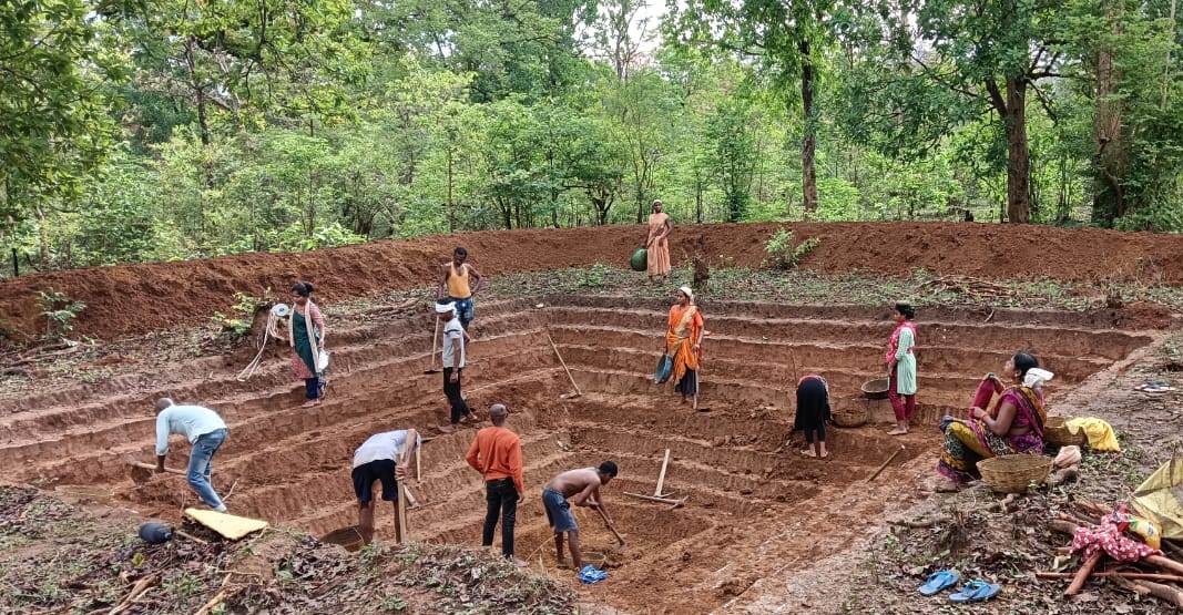 पानी को संरक्षित करने की शपथ लेकर संगठित हुए 36 कमार परिवार