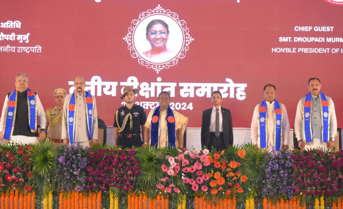 पंडित दीनदयाल उपाध्याय स्मृति स्वास्थ्य विज्ञान एवं आयुष विश्वविद्यालय के तृतीय दीक्षांत समारोह में 25 विद्यार्थियों को 33 स्वर्ण पदक एवं 6 विद्यार्थियों को सुपर स्पेशलिस्ट की मिली उपाधि