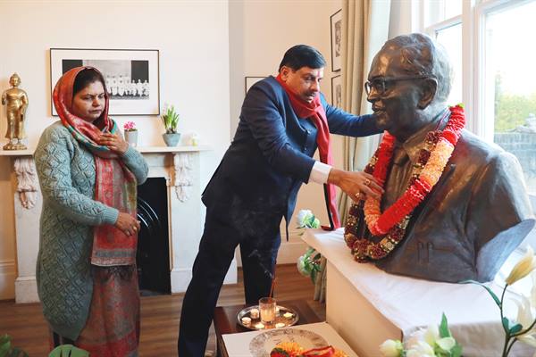 मुख्यमंत्री डॉ. यादव संविधान दिवस पर लंदन स्थित अंबेडकर हाउस पहुंचे
