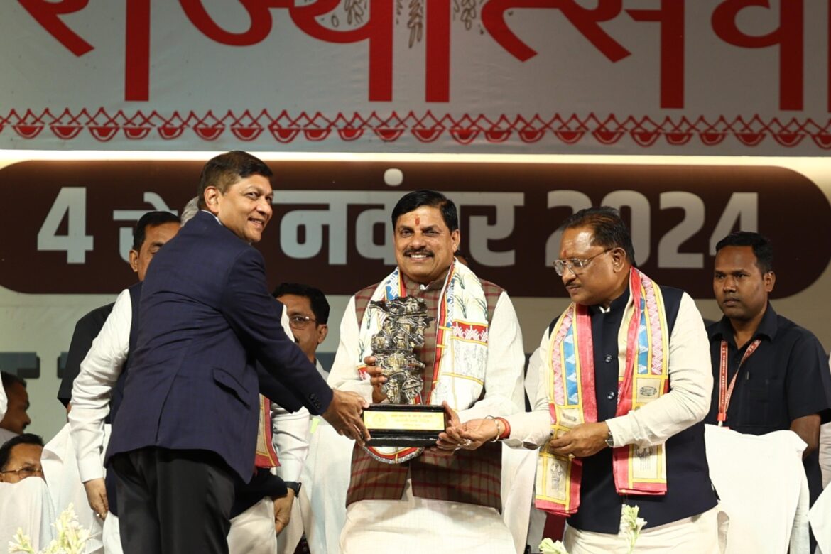 डबल इंजन की सरकारें छत्तीसगढ़ और मध्यप्रदेश को तेजी से लेकर जा रही विकास की राह पर: मुख्यमंत्री डॉ. मोहन यादव