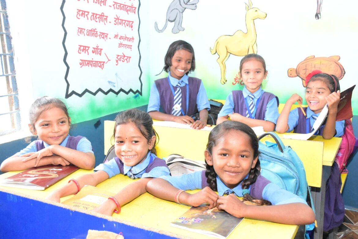 पीएमश्री स्कूल में गढ़ा जा रहा है छत्तीसगढ़ का स्वर्णिम भविष्य