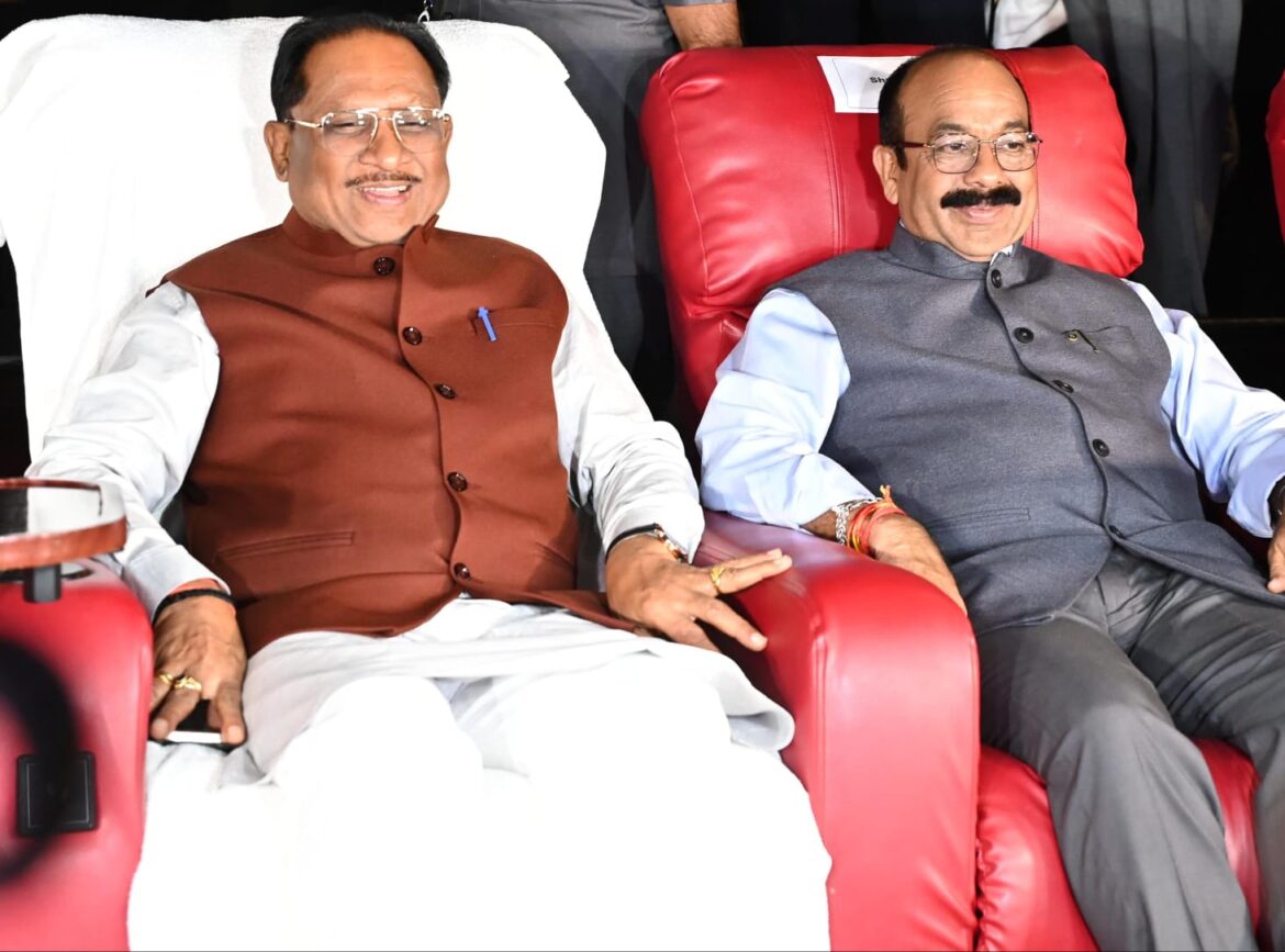 मुख्यमंत्री ने सपरिवार देखी ‘द साबरमती रिपोर्ट’ फिल्म