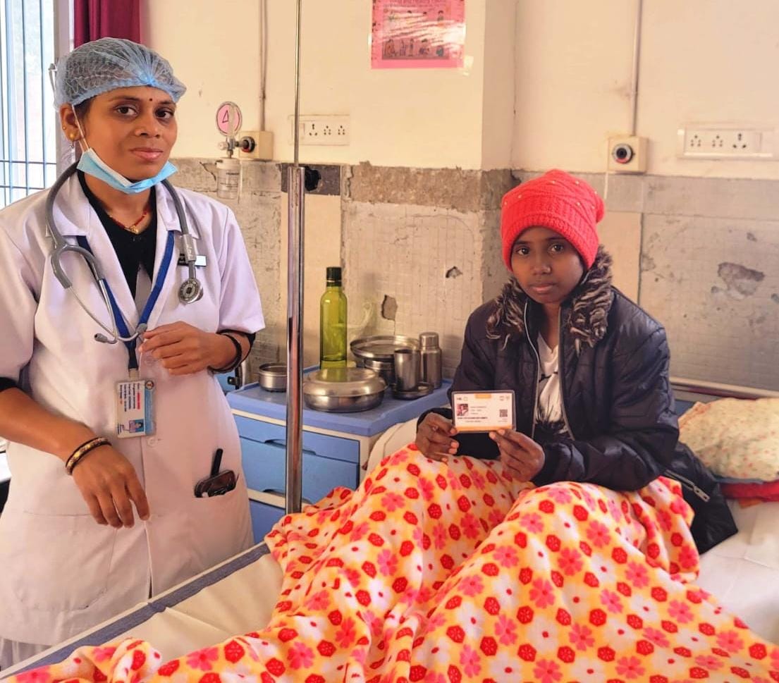 मुख्यमंत्री विशेष स्वास्थ्य सहायता योजना :सिकलसेल से जूझ रही आशा को बोन मैरो ट्रांसप्लांट के लिए मिली 20 लाख की आर्थिक सहायता