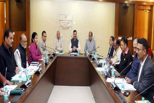स्कूल शिक्षा मंत्री श्री सिंह की अध्यक्षता में टॉस्क फोर्स की हुई बैठक