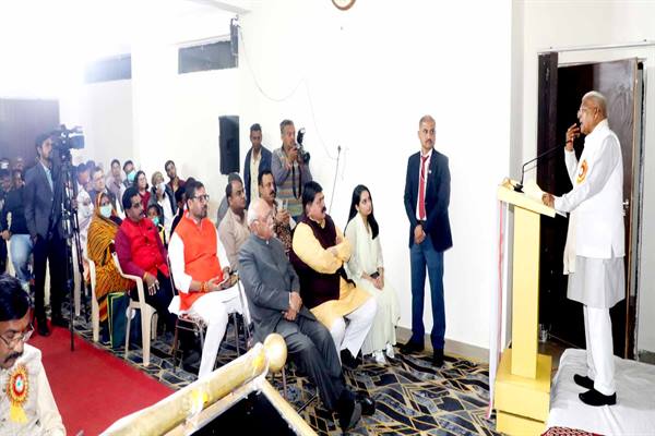 राज्यपाल द्वारा 75वें टी.बी. सील का विमोचन