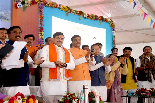 मुख्यमंत्री ने 3520 करोड़ की 880 मेगावॉट की आगर-नीमच सौर परियोजनाओं का किया लोकार्पण