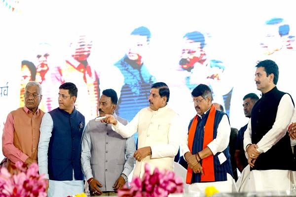 मुख्यमंत्री ने इंदौर को दी 1249 करोड़ के विकास कार्यों की सौगात