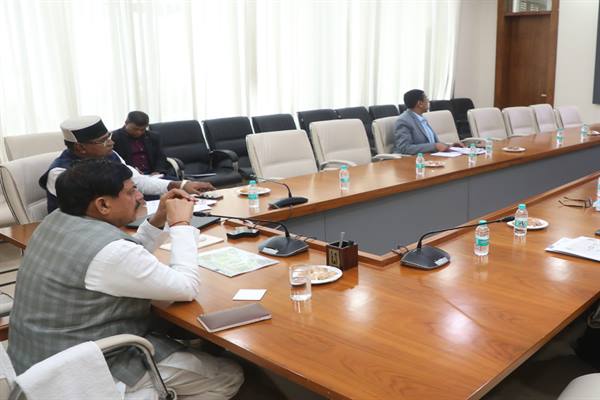 मुख्यमंत्री ने धान उपार्जन की समीक्षा कर खुले में पड़े धान को तत्काल सुरक्षित करने के दिए निर्देश