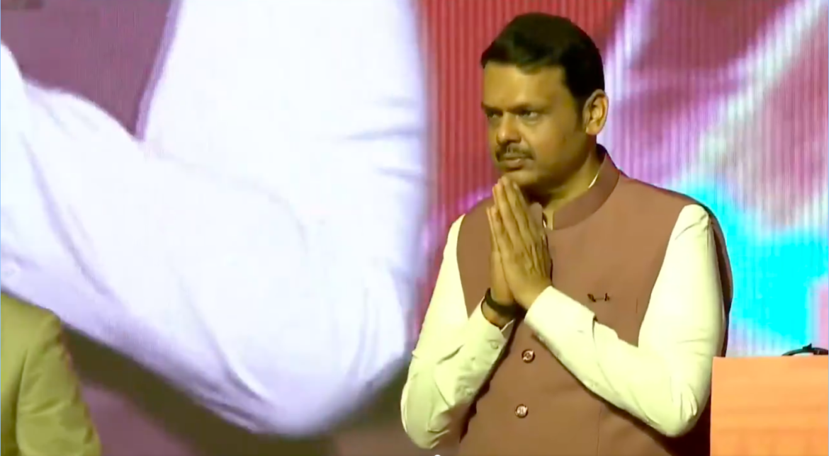 देवेंद्र फडणवीस ने CM पद की ली शपथ