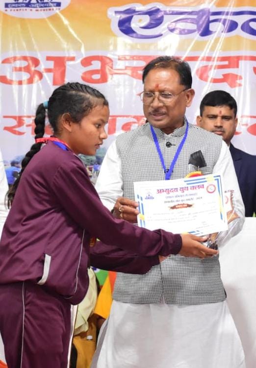 हमारी सरकार प्रधानमंत्री श्री नरेन्द्र मोदी की गारंटी को पूरा करने तथा सुशासन स्थापित करने के लिए दृढ़ संकल्पित: मुख्यमंत्री श्री विष्णु देव साय