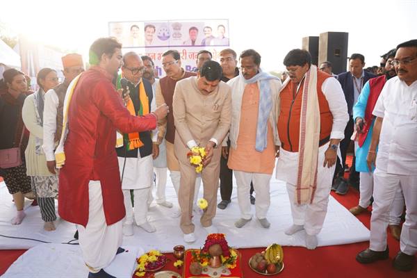उज्जैन में मुख्यमंत्री और केन्द्रीय मंत्री ने की जल संचय-जन-भागीदारी अभियान की शुरूआत
