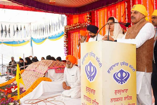 मुख्यमंत्री डॉ. यादव ने गुरू गोबिंद सिंह जी के प्रकाश पर्व पर गुरूद्वारे में टेका मत्था