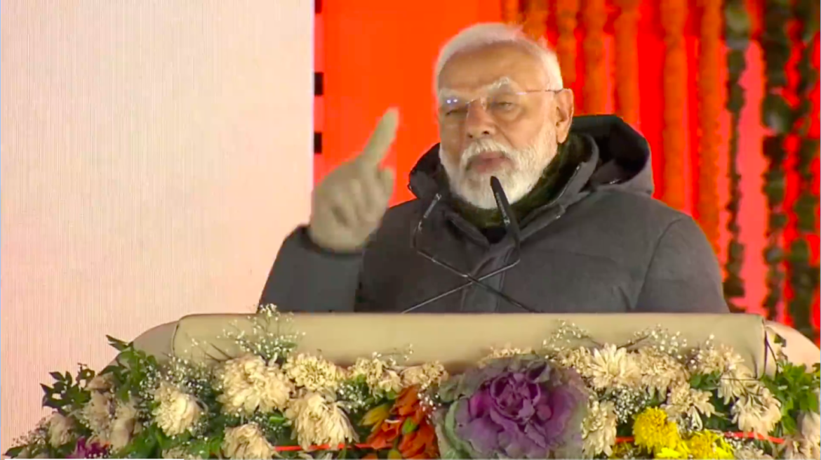 प्रधानमंत्री नरेंद्र मोदी  ने जम्मू और कश्मीर में स्थित सोनमर्ग में नवनिर्मित जेड-मोड़ सुरंग  का उद्घाटन किया