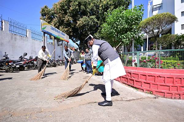 मंत्री श्री सारंग ने “स्वभाव स्वच्छता-संस्कार स्वच्छता” अभियान की शुरूआत की