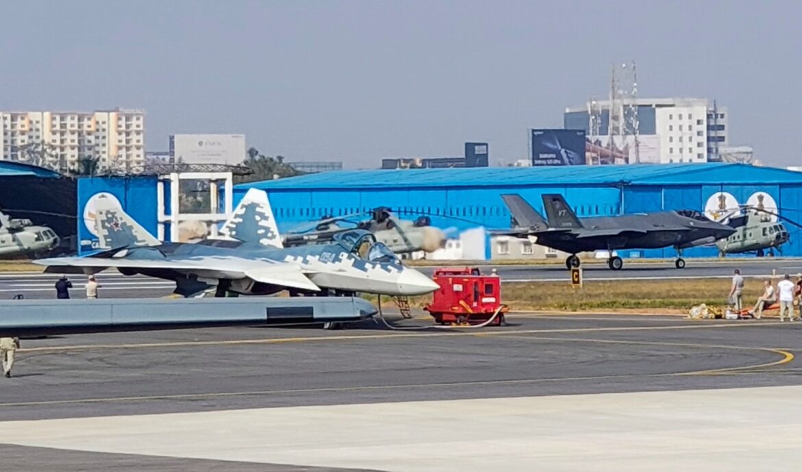 भारत में पहली बार रूसी Su-57 और अमेरिकी F-35 फाइटर जेट एक साथ दिखाई देंगे