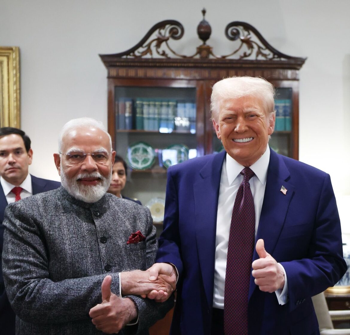 प्रधानमंत्री मोदी और अमेरिका के राष्ट्रपति डोनाल्ड ट्रम्प की व्हाइट हाउस में गुरुवार देर रात मुलाकात हुई