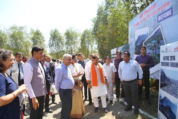 इंदौर में ट्रेचिंग ग्राउंड पर बने परी पार्क में बैठकर देखी इंदौर के स्वच्छता की सफल कहानी