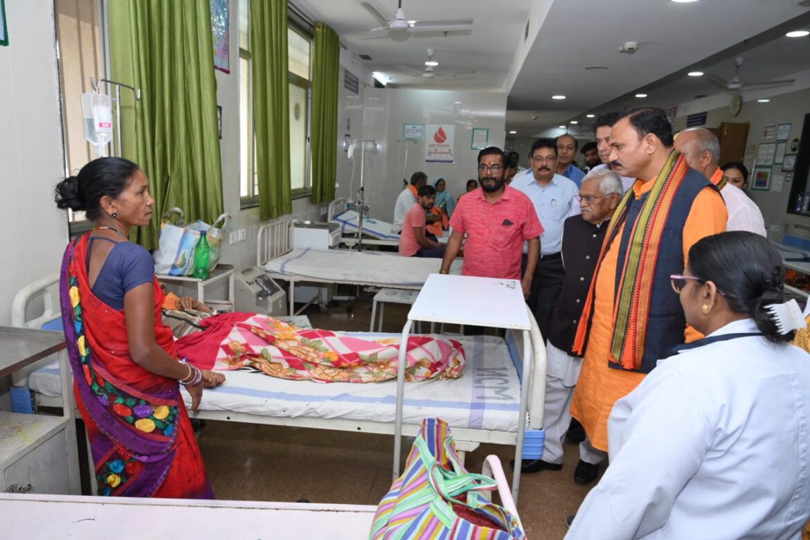 स्वास्थ्य एवं परिवार कल्याण मंत्री श्री जायसवाल ने जिला अस्पताल दुर्ग का निरीक्षण कर स्वास्थ्य सुविधाओं का किया मूल्यांकन