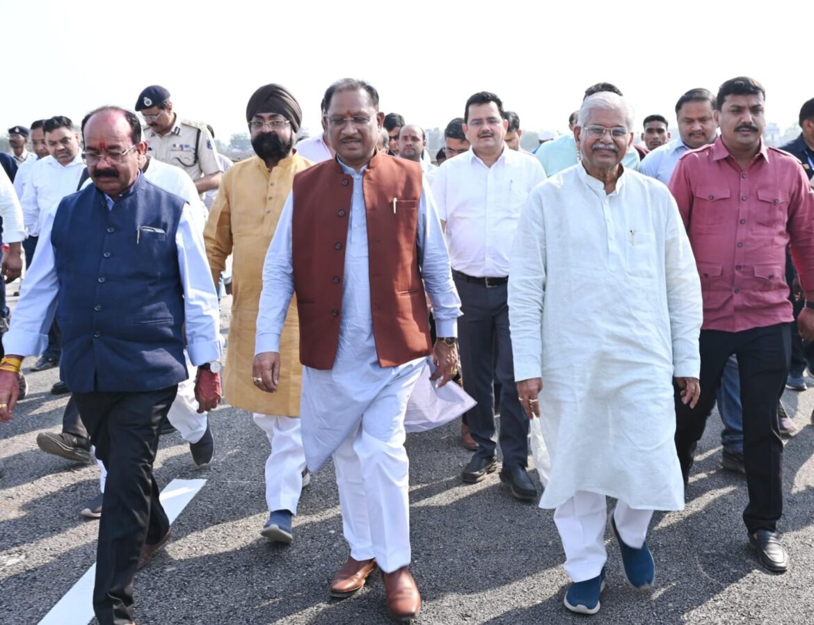 प्रधानमंत्री श्री नरेन्द्र मोदी के बिलासपुर दौरे की तैयारियों का मुख्यमंत्री श्री विष्णुदेव साय ने कार्यक्रम स्थल पर पहुँचकर लिया जायजा