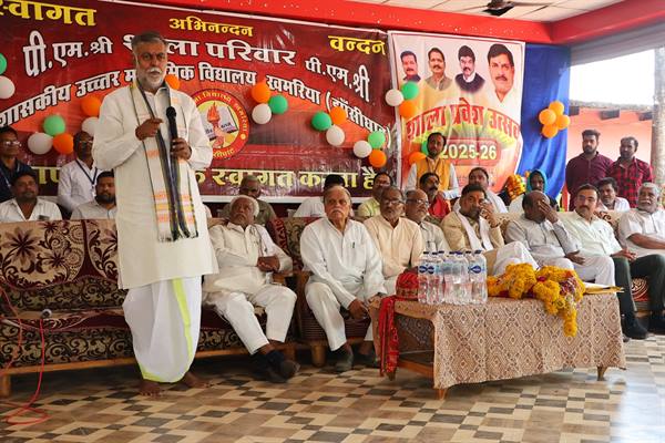 मंत्री श्री पटेल स्कूल चले हम कार्यक्रम अंतर्गत खमरिया और गोटेगाँव में हुए शामिल