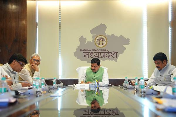 मुख्यमंत्री ने की खाद्य एवं नागरिक आपूर्ति विभाग की समीक्षा