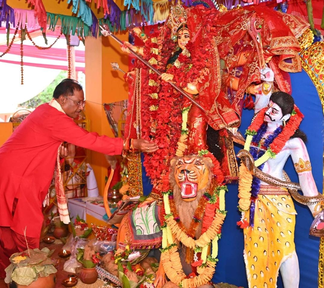 मुख्यमंत्री श्री विष्णु देव साय ने की मां दुर्गा की पूजा अर्चना