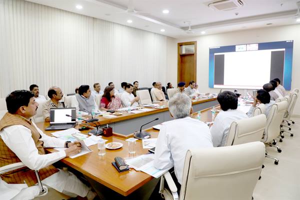 मुख्यमंत्री ने पानी बचाने के काम में अच्छा कार्य करने वाले जिलों को दी बधाई