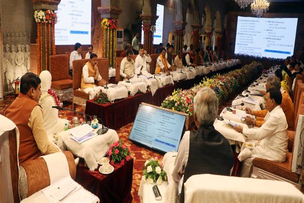 प्रदेश की प्रति व्यक्ति आय को एक लाख 60 हजार रूपये से बढ़ाकर 22 लाख रूपये के होंगे प्रयास