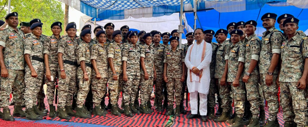 गलगम पहुंचे मुख्यमंत्री श्री विष्णु देव साय, जवानों का हौसला बढ़ाया