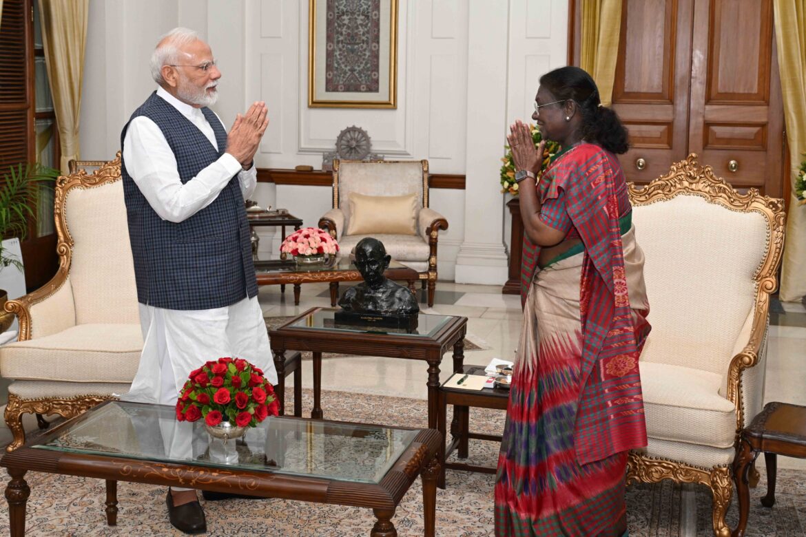 Operation Sindoor : राष्ट्रपति मुर्मू से मिले पीएम मोदी