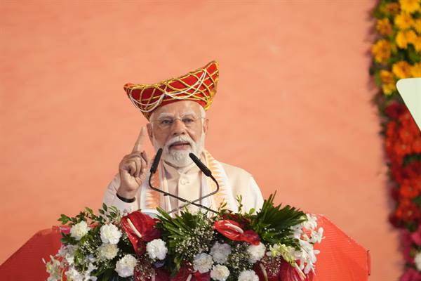 प्रधानमंत्री श्री मोदी ने देवी अहिल्याबाई होल्कर की 300वीं जयंती पर महिला सशक्तिकरण महासम्मेलन को किया संबोधित