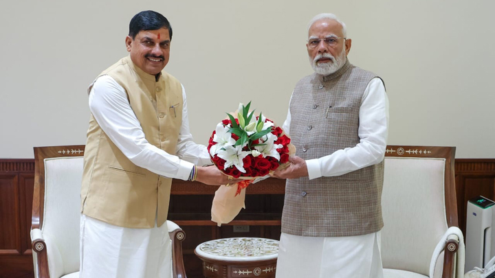 मुख्यमंत्री डॉ. यादव ने प्रधानमंत्री श्री मोदी को म.प्र. में निवेश संबंधी किये जा रहे प्रयासों की दी जानकारी
