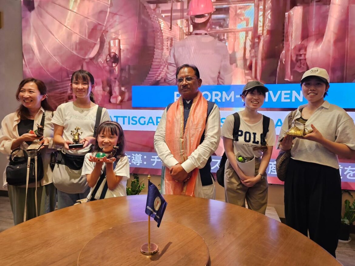 मुख्यमंत्री श्री विष्णु देव साय पहुँचे छत्तीसगढ़ पैवेलियन: वर्ल्ड एक्सपो 2025 में दिखी प्रदेश की संस्कृति और समृद्धि की अद्भुत झलक