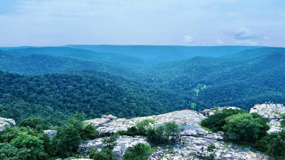 कांकेर जिले में नया पर्यटन केन्द्र बनकर उभर रहा ‘धारपारूम’