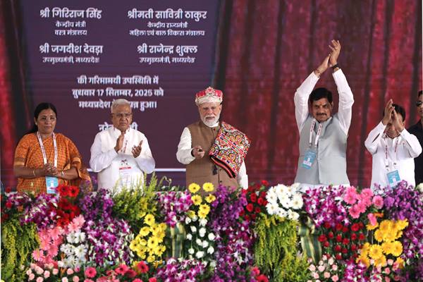 प्रधानमंत्री मोदी ने धार में भारत के पहले पीएम मित्र पार्क की रखी आधारशिला, मध्य प्रदेश को दी बड़ी सौगात