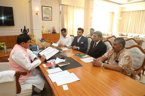 मध्य प्रदेश: उद्योगों से बढ़ रहा रोजगार, CM डॉ. यादव ने दिया निवेश को ‘पॉलिसी से ऊपर’ जाकर सहयोग का आश्वासन