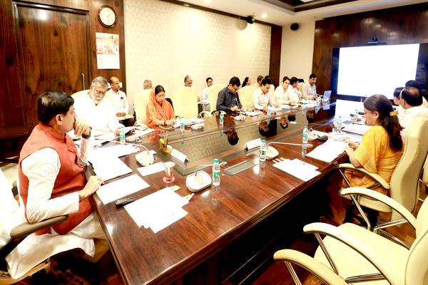 मुख्यमंत्री डॉ. यादव ने परिवहन विभाग की बैठक में दिए निर्देश